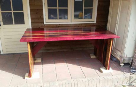 Tafel-van-hout-uit-het-Brokopondostuwmeer-purperhart-1000px Tafel van hout uit het Brokopondostuwmeer (purperhart hout)