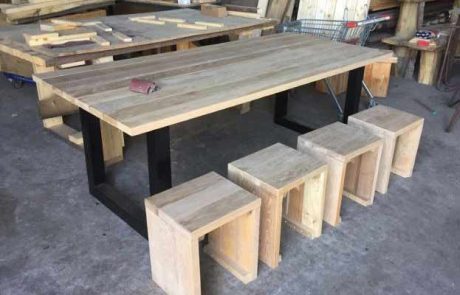 Tuintafel-met-krukjes-623 Tuintafel met krukjes.jpg